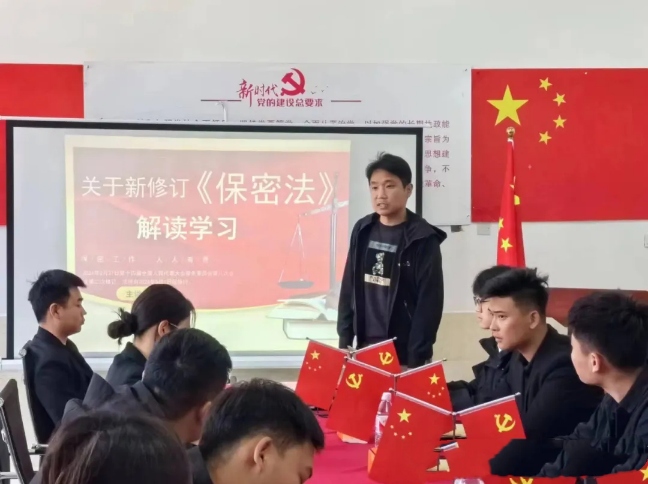 一站式”学生社区党建深入学习贯